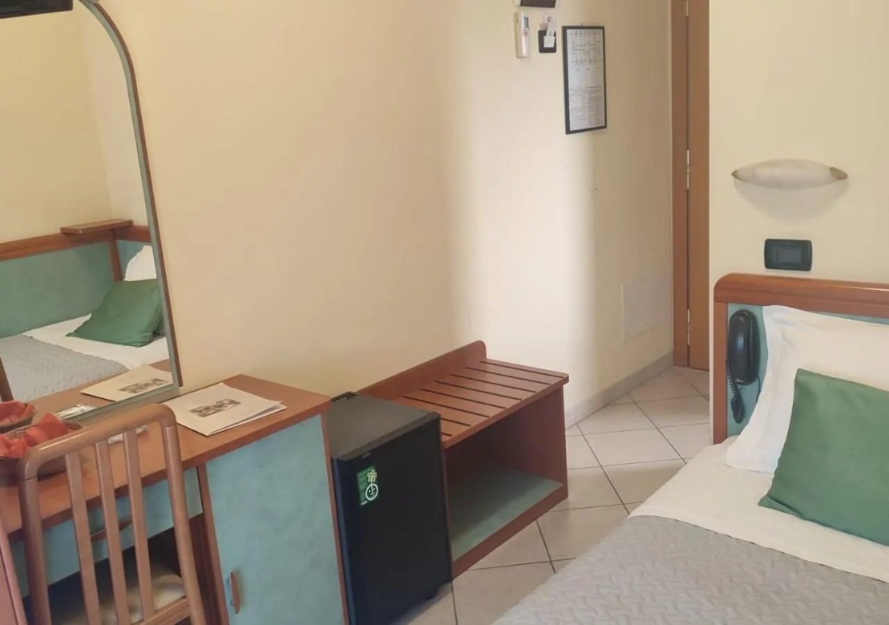 Hotel Riviera B&B Мизано-Адриатико