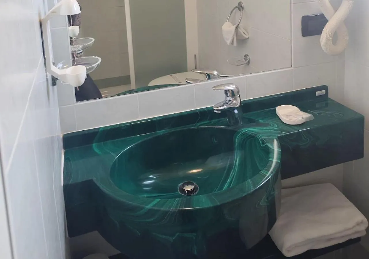 Hotel Riviera B&B Мизано-Адриатико
