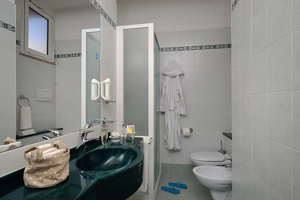 Hotel Riviera B&B Мизано-Адриатико